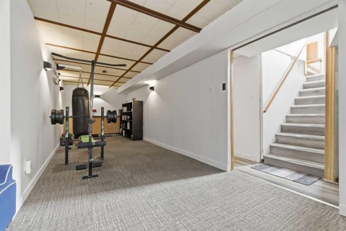 1011 18A Street Ne, Calgary, AB - Indoor Photo Showing Other Room