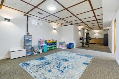 1011 18A Street Ne, Calgary, AB - Indoor Photo Showing Other Room