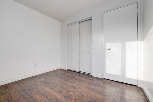 3131 Dover Crescent Se, Calgary, AB - Indoor Photo Showing Other Room