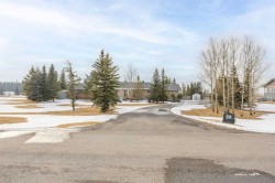 28 Crocus Ridge Point  Rural Rocky View County, AB T3Z 1G4