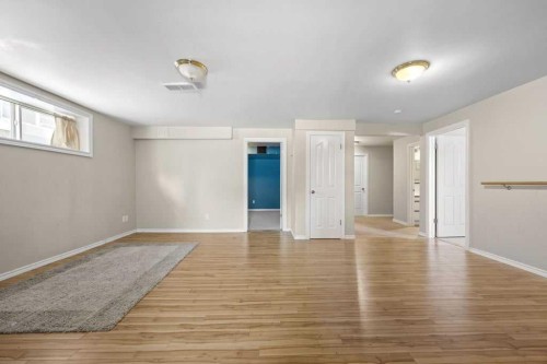 19 Sienna Park Crescent Sw, Calgary, AB - Indoor Photo Showing Other Room