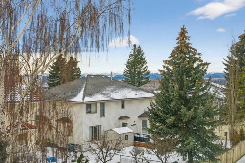 677 Hawkwood Boulevard Nw, Calgary, AB - Outdoor