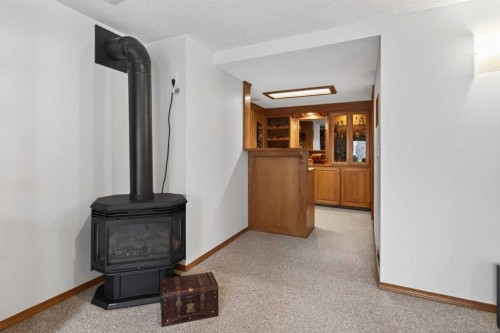 677 Hawkwood Boulevard Nw, Calgary, AB - Indoor Photo Showing Other Room