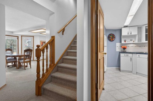 677 Hawkwood Boulevard Nw, Calgary, AB - Indoor Photo Showing Other Room