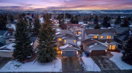 677 Hawkwood Boulevard Nw, Calgary, AB - Outdoor With Facade