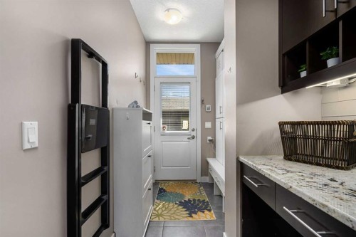 521 9 Avenue Ne, Calgary, AB - Indoor Photo Showing Other Room