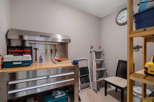 521 9 Avenue Ne, Calgary, AB - Indoor