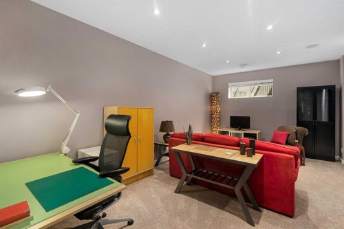 521 9 Avenue Ne, Calgary, AB - Indoor