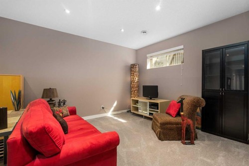 521 9 Avenue Ne, Calgary, AB - Indoor