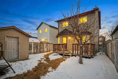 317 Martindale Drive Ne, Calgary, AB - Outdoor