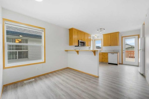 22 Lanterman Close, Red Deer, AB - Indoor Photo Showing Kitchen