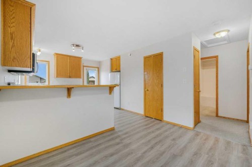 22 Lanterman Close, Red Deer, AB - Indoor Photo Showing Kitchen