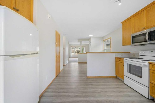 22 Lanterman Close, Red Deer, AB - Indoor Photo Showing Kitchen
