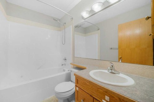 22 Lanterman Close, Red Deer, AB - Indoor Photo Showing Bathroom