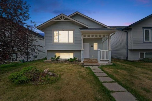 22 Lanterman Close  Red Deer, AB T4R 3K3