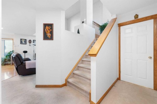 43 Edgebrook Cove Nw, Calgary, AB - Indoor Photo Showing Other Room
