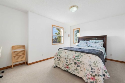 43 Edgebrook Cove Nw, Calgary, AB - Indoor Photo Showing Bedroom