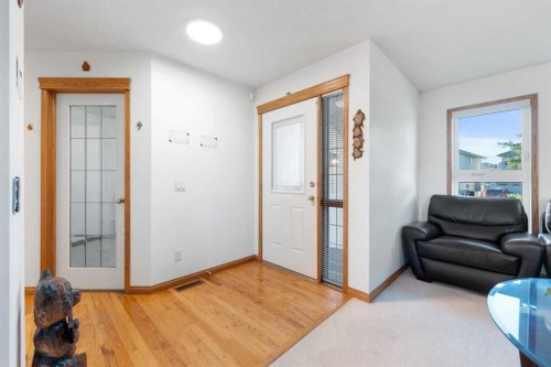 43 Edgebrook Cove Nw, Calgary, AB - Indoor