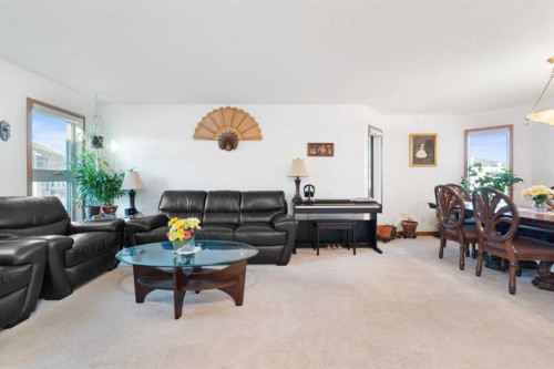 43 Edgebrook Cove Nw, Calgary, AB - Indoor Photo Showing Living Room