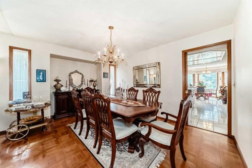 131 Varsity Estates Terrace Nw, Calgary, AB - Indoor Photo Showing Dining Room