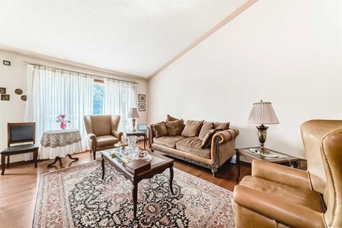 131 Varsity Estates Terrace Nw, Calgary, AB - Indoor Photo Showing Living Room