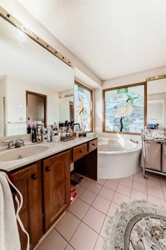 131 Varsity Estates Terrace Nw, Calgary, AB - Indoor Photo Showing Bathroom