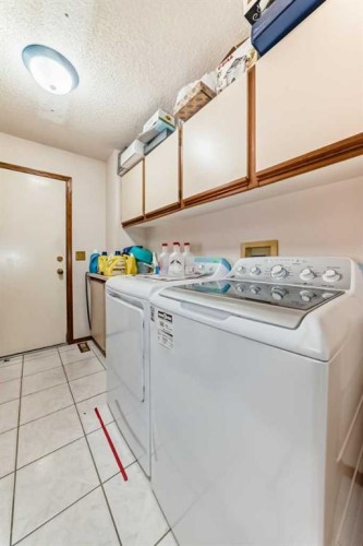 131 Varsity Estates Terrace Nw, Calgary, AB - Indoor Photo Showing Laundry Room