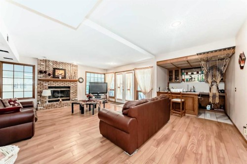 131 Varsity Estates Terrace Nw, Calgary, AB - Indoor Photo Showing Living Room With Fireplace