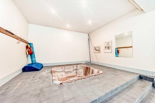 131 Varsity Estates Terrace Nw, Calgary, AB - Indoor Photo Showing Other Room