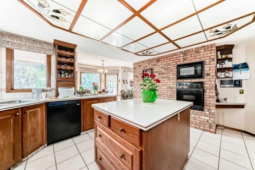 131 Varsity Estates Terrace Nw, Calgary, AB - Indoor Photo Showing Kitchen