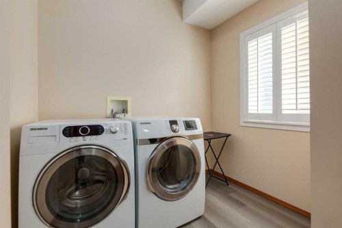 258 Millview Gardens Sw, Calgary, AB - Indoor Photo Showing Laundry Room