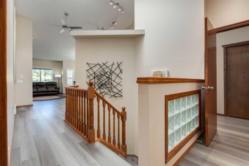 258 Millview Gardens Sw, Calgary, AB - Indoor Photo Showing Other Room