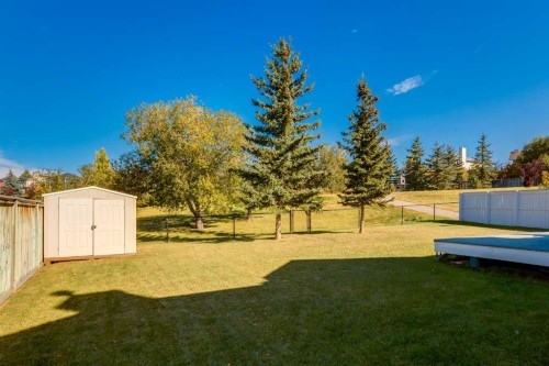 258 Millview Gardens Sw, Calgary, AB - Outdoor