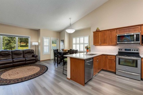 258 Millview Gardens Sw, Calgary, AB - Indoor Photo Showing Other Room