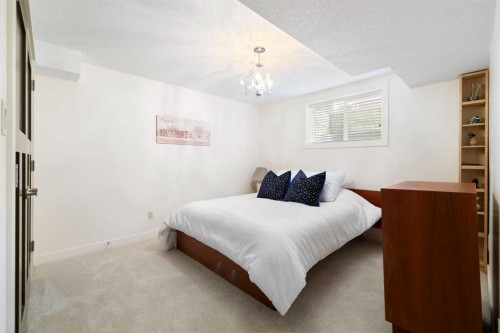 3323 Upton Place Nw, Calgary, AB - Indoor Photo Showing Bedroom