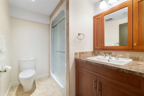 3323 Upton Place Nw, Calgary, AB - Indoor Photo Showing Bathroom