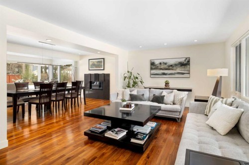 3323 Upton Place Nw, Calgary, AB - Indoor Photo Showing Living Room