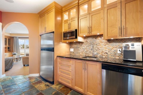 40 Arbour Estates Green Nw, Calgary, AB - Indoor Photo Showing Kitchen