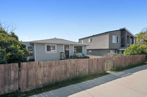 4503 Bowness Road Nw, Calgary, AB - Outdoor