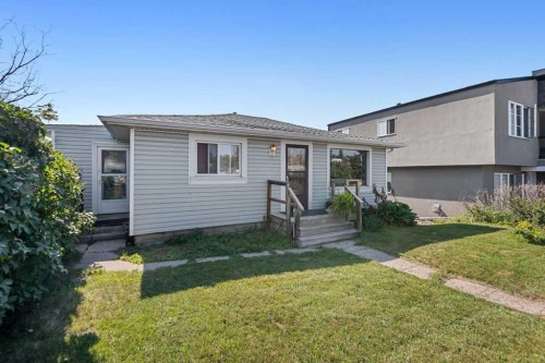 4503 Bowness Road Nw, Calgary, AB - Outdoor