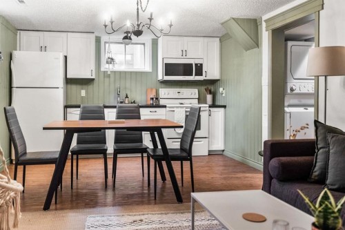 232 21 Avenue Ne, Calgary, AB - Indoor