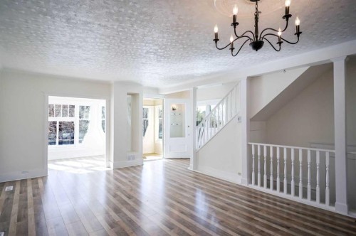 434 Memorial Drive Nw, Calgary, AB - Indoor Photo Showing Other Room
