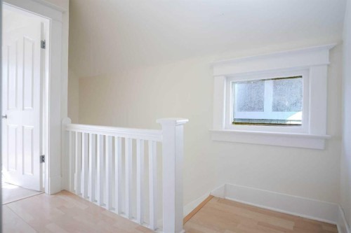 434 Memorial Drive Nw, Calgary, AB - Indoor Photo Showing Other Room