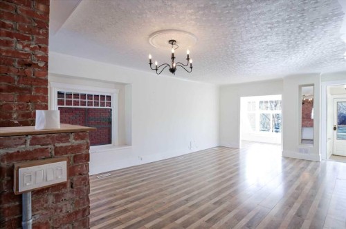 434 Memorial Drive Nw, Calgary, AB - Indoor