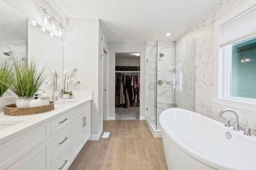 36 Cranbrook Cape Se, Calgary, AB - Indoor Photo Showing Bathroom