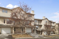 222 Christie Park Mews SW Calgary, AB T3H 3H2