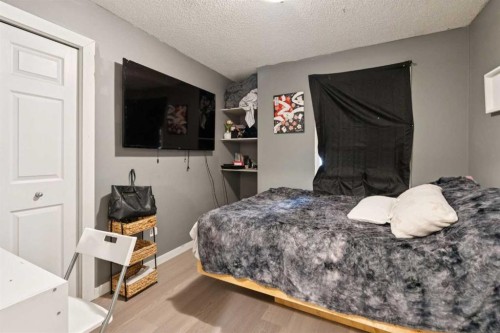 45 Copperfield Heath Se, Calgary, AB - Indoor Photo Showing Bedroom