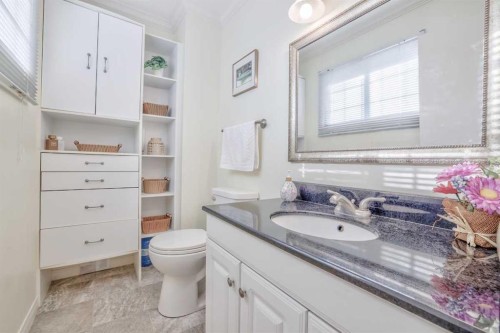 232 Templeside Circle Ne, Calgary, AB - Indoor Photo Showing Bathroom
