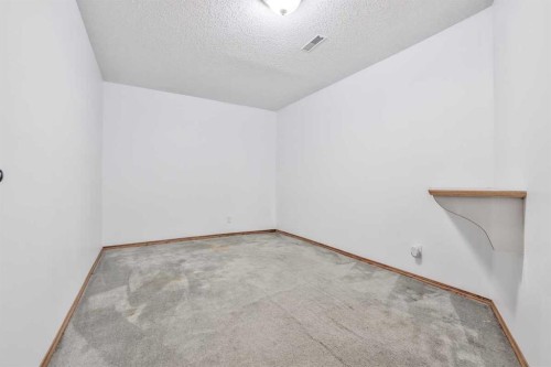 232 Templeside Circle Ne, Calgary, AB - Indoor Photo Showing Other Room