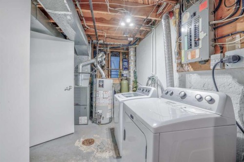232 Templeside Circle Ne, Calgary, AB - Indoor Photo Showing Laundry Room